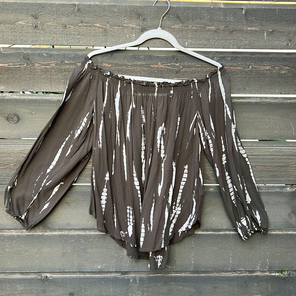 Knox Rose Olive 🫒 Tie Dye Off the Shoulder top